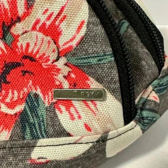 Roxy Waist Pack Fanny Pack Gray Floral Adjustable - Picture 3 of 9